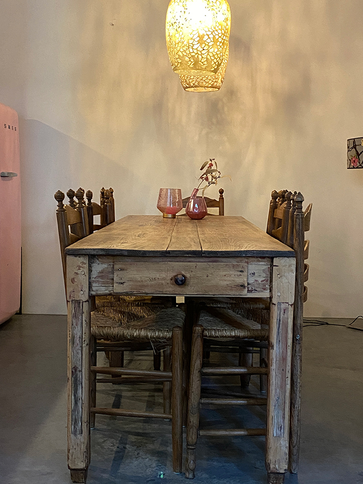 project Styling shoppen roze brocante-tafel